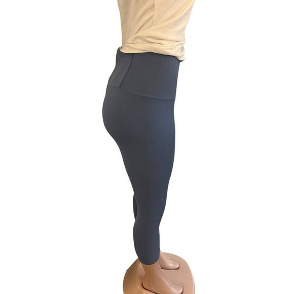 Nike Dri-FIT Zenvy Gentle Support High-Rise Cropped Leggings - Picture 4 of 9